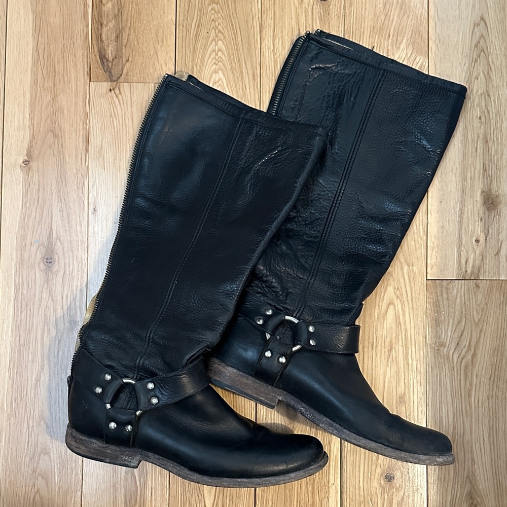 Vintage Frye Tall Black Leather Harness Moto Boots, size 7.5W. Great condition.